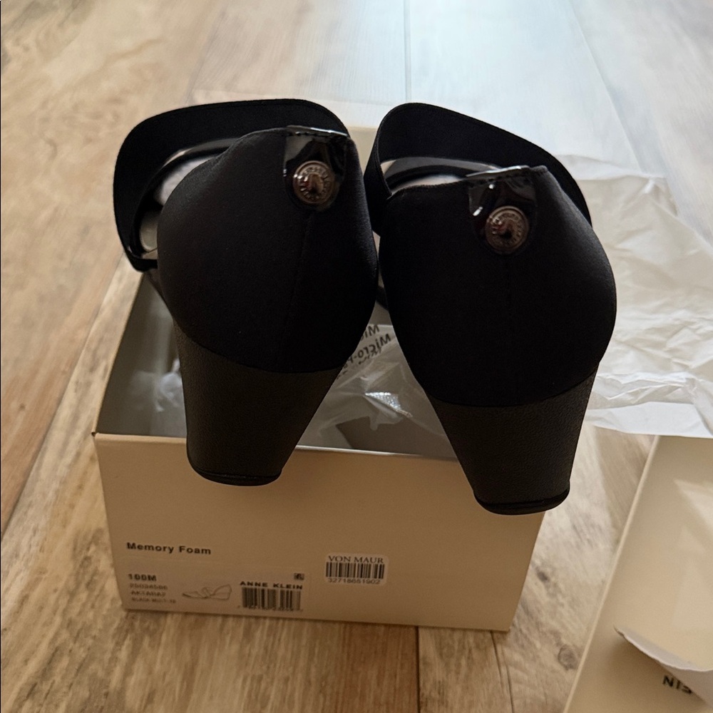 Anne Klein Elegant Black Heels - Picture 5 of 5